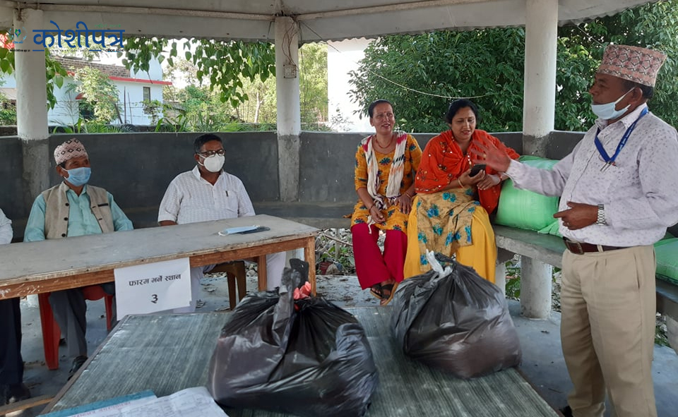 nilam_Khanal_provide_food1